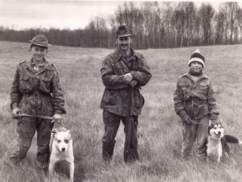 
Medžioklė su vaikais prieš 30 metų
